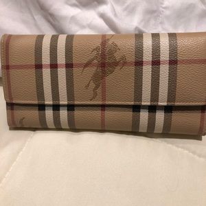 Burberry wallet preowned